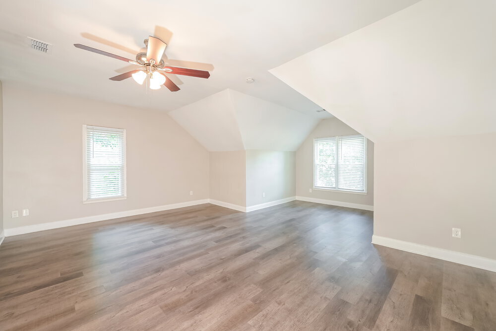 Building Photo - 2570 Broadmoor Ct