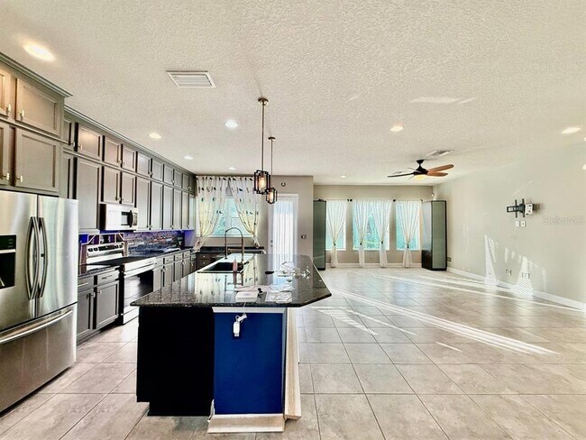 Building Photo - 6414 Salt Creek Ave