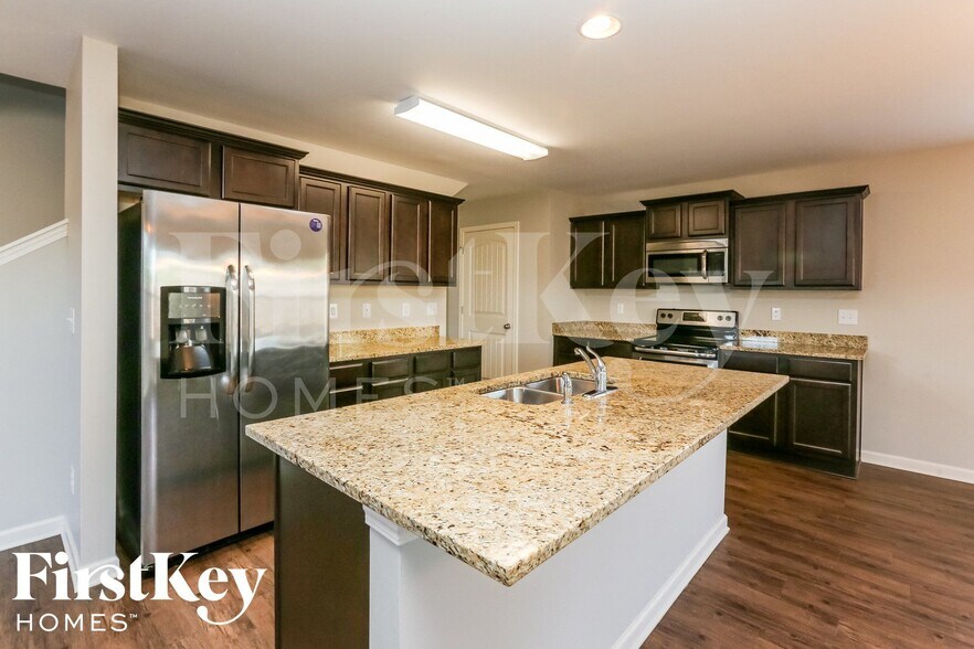 Building Photo - 181 Ashby St