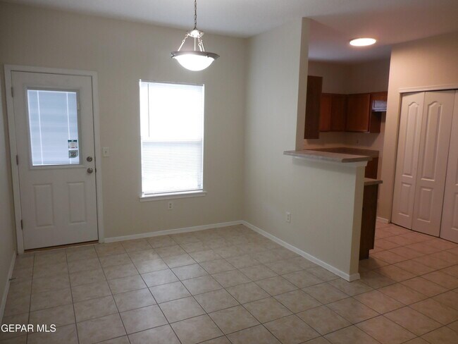 Building Photo - 14741 Calhoun Dr
