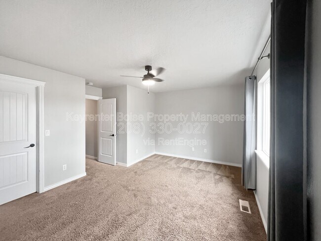 Building Photo - 345 E Kite Dr