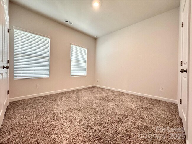 Building Photo - 12441 Stoneybrook Pky