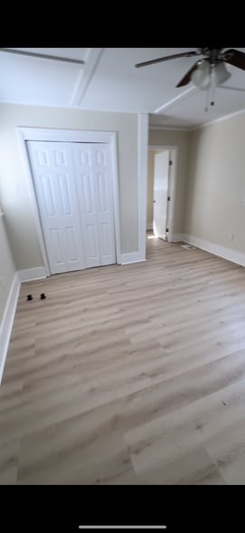 Bedroom - 2006 Cherry St
