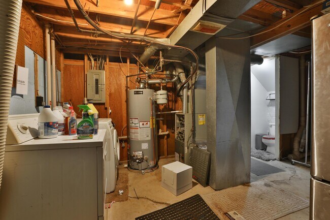 Building Photo - 4966 Wintersong Ln