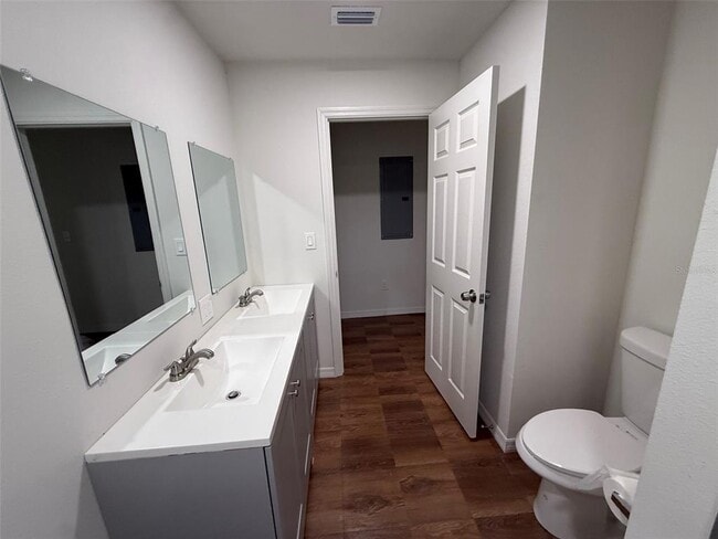 Building Photo - 1207 30th Ave E