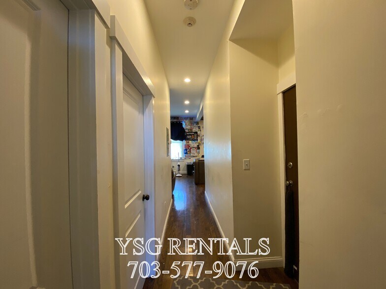 Building Photo - 19 Lambert Ave