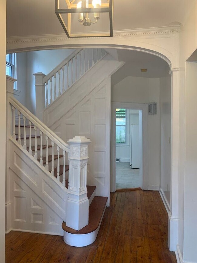 Building Photo - Incredible Shadyside Home!