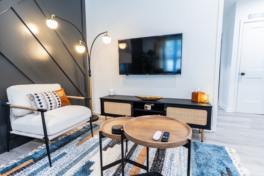 Building Photo - 1385 Epworth St SW