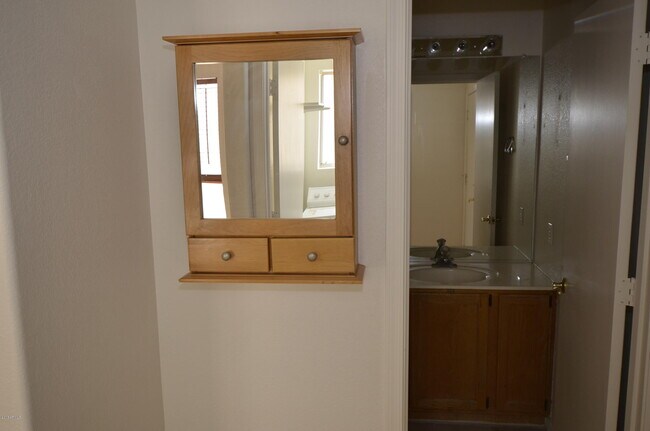 Building Photo - 630 N Diane Ct