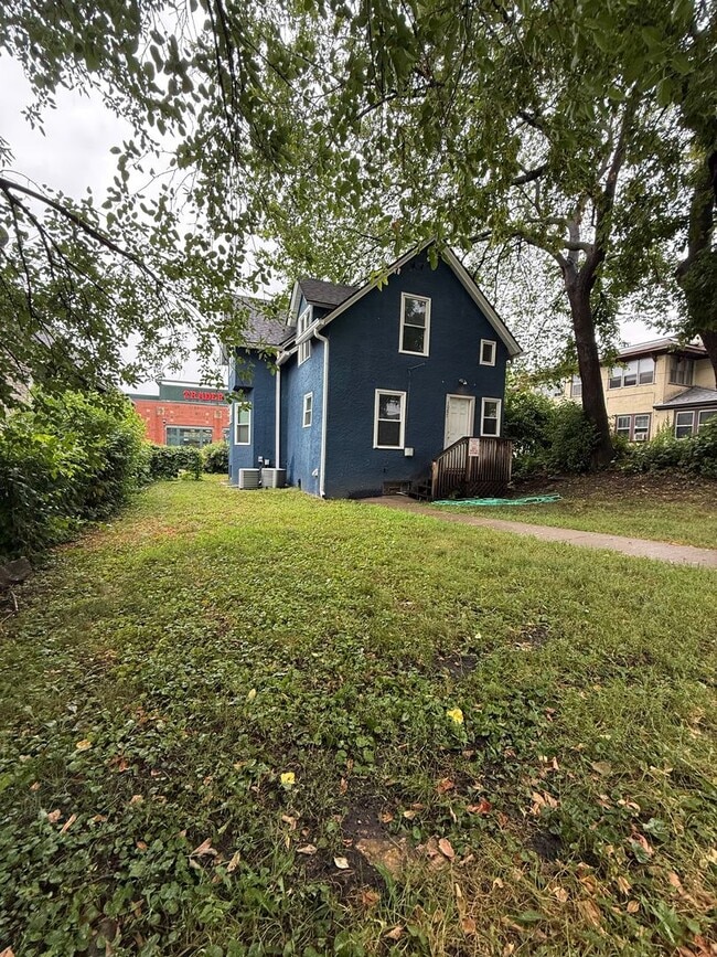 Building Photo - 1087 Randolph Ave