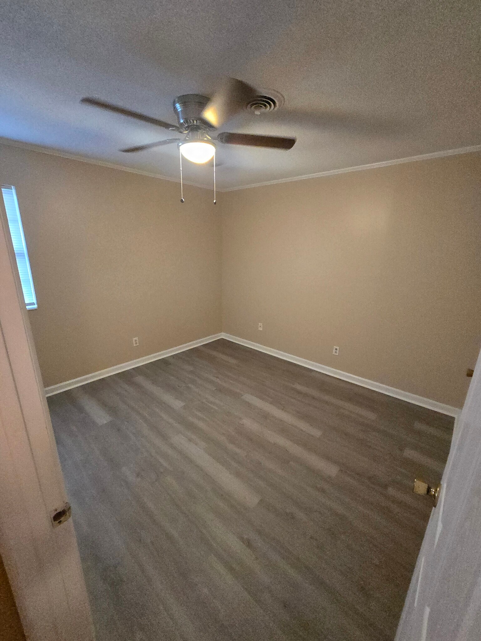 Building Photo - 2201 Brentwood Dr NW