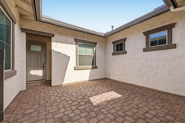 Building Photo - 13103 N 174th Dr