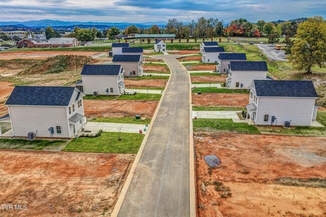 Building Photo - Brand New 3 bed 2 bath across from Northeast State Community College & TRI Cities Airport!