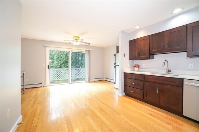 Building Photo - 64 Camelot Dr