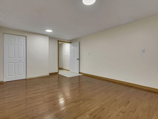Building Photo - Your country retreat awaits!