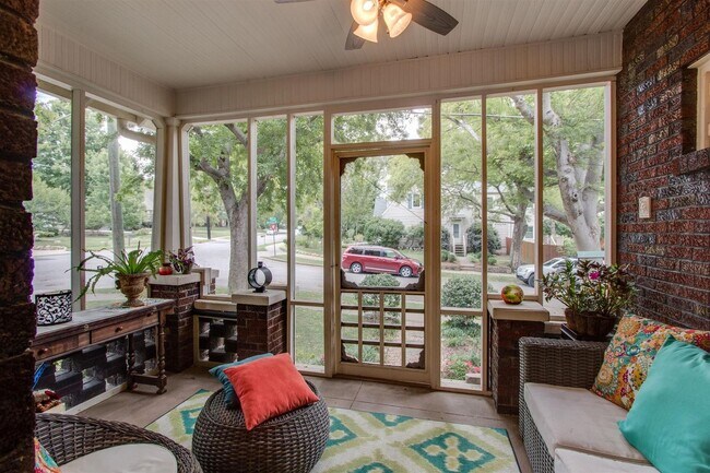 Building Photo - CHARMING RENOVATED TUDOR | WALK TO VANDERBILT & BELMONT