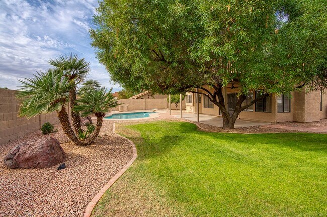 Building Photo - Spacious Tempe 4 bedroom