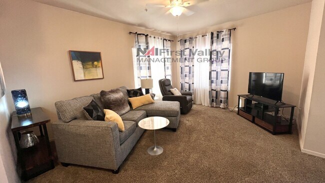 Building Photo - 1 Bedroom, 1 Bath Executive