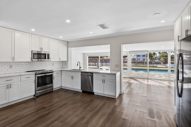 Building Photo - 122 Arlington Pl