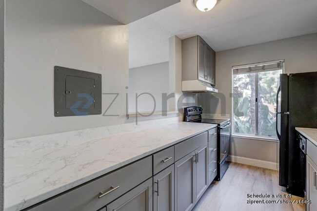 Building Photo - 1680 Laguna St