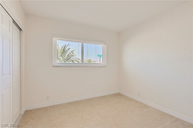 Building Photo - 4820 Marnell Dr