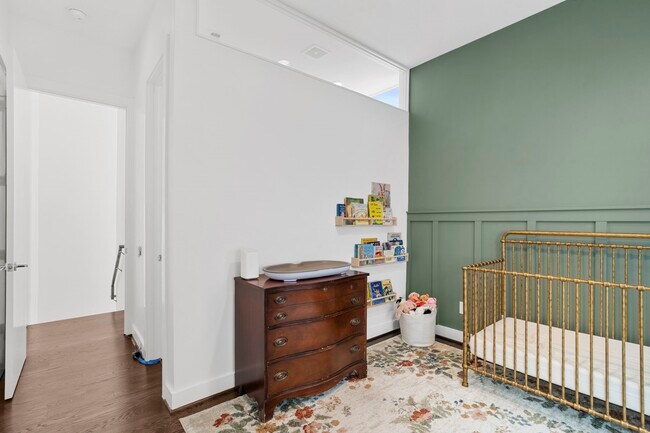 Building Photo - 1159 W 18th St