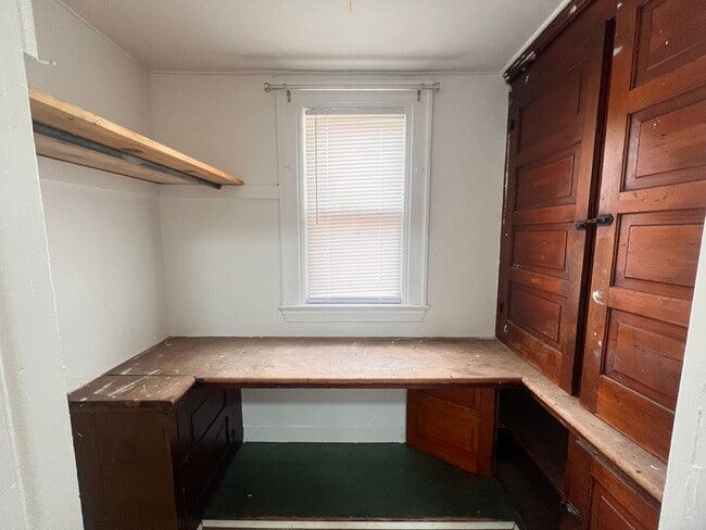 Building Photo - 857 Fairmount St SE