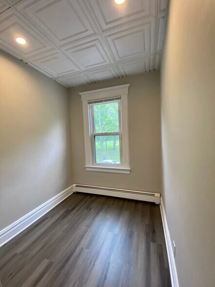Home Office/ Bonus Room - 174 Glenwood Ave