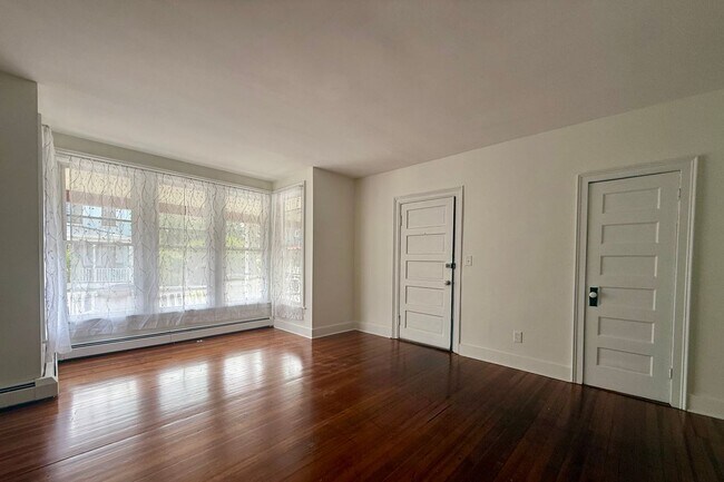 Building Photo - 9 Greenridge Place #1