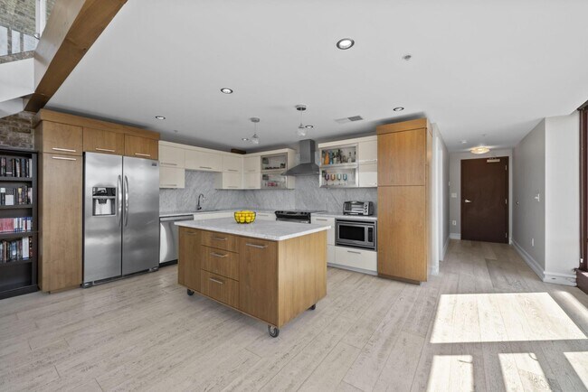 Building Photo - 367 Auden Ave