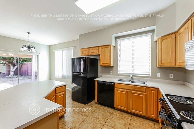 Building Photo - 606 W McRae Dr