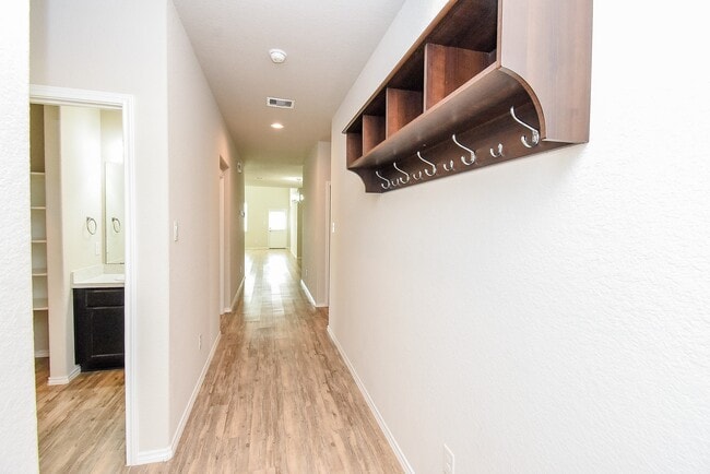 Building Photo - 5530 Redwood Summit Ln