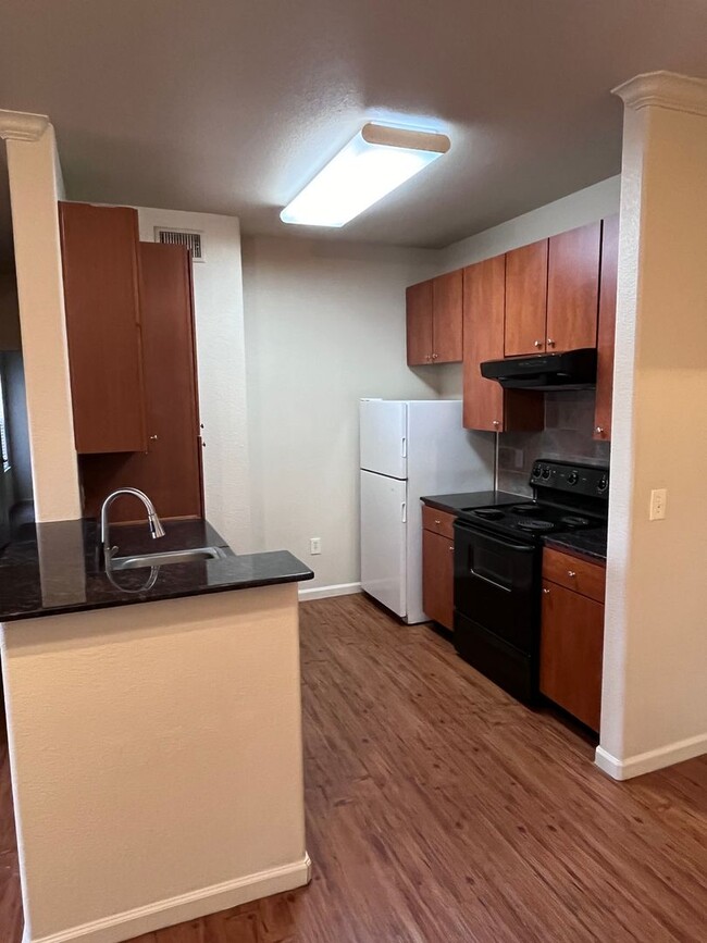 Building Photo - NICE CONDO IN ANTELOPE!!