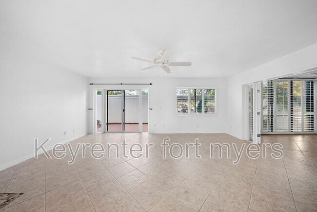 Building Photo - 3052 Kings Lake Blvd