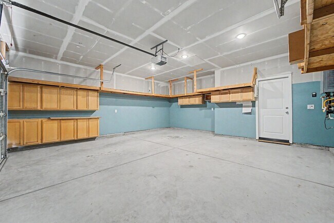 Building Photo - 1469 Dunwoody Dr