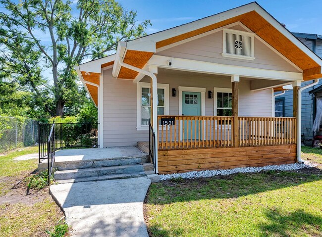 Primary Photo - 1521 36th Pl N