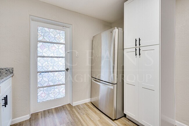 Building Photo - Beautifully Remodeled 3 Bedroom Home in th...