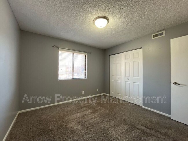 Building Photo - 3405 Holdrege St