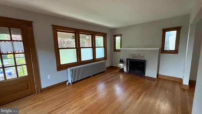 Building Photo - 807 Richmond Ave