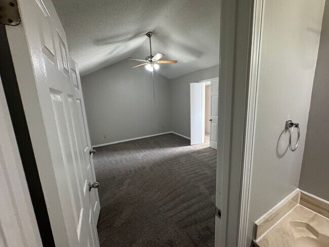 Building Photo - Welcome to 5252 Scottsdale!