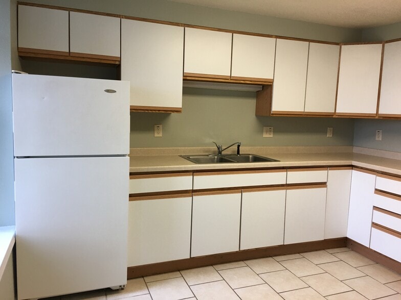 Building Photo - 725 E 5th St