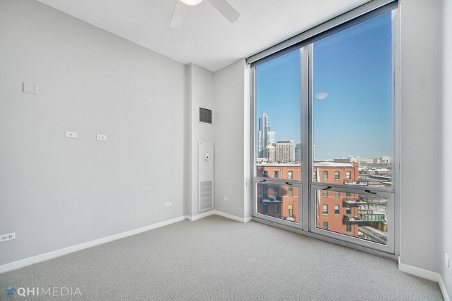 Building Photo - 1600 S Indiana Ave