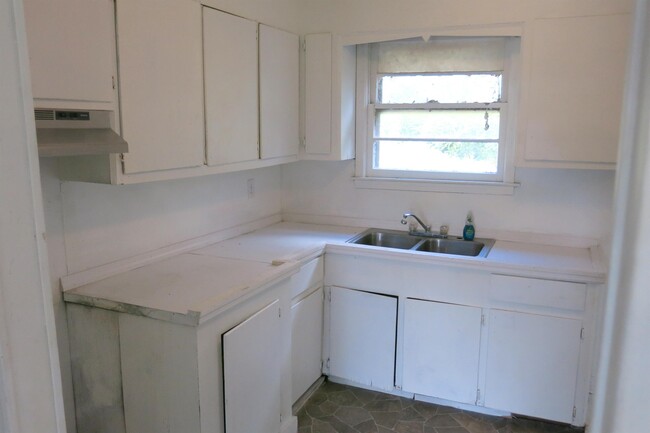 Building Photo - 216 Bonita Ln