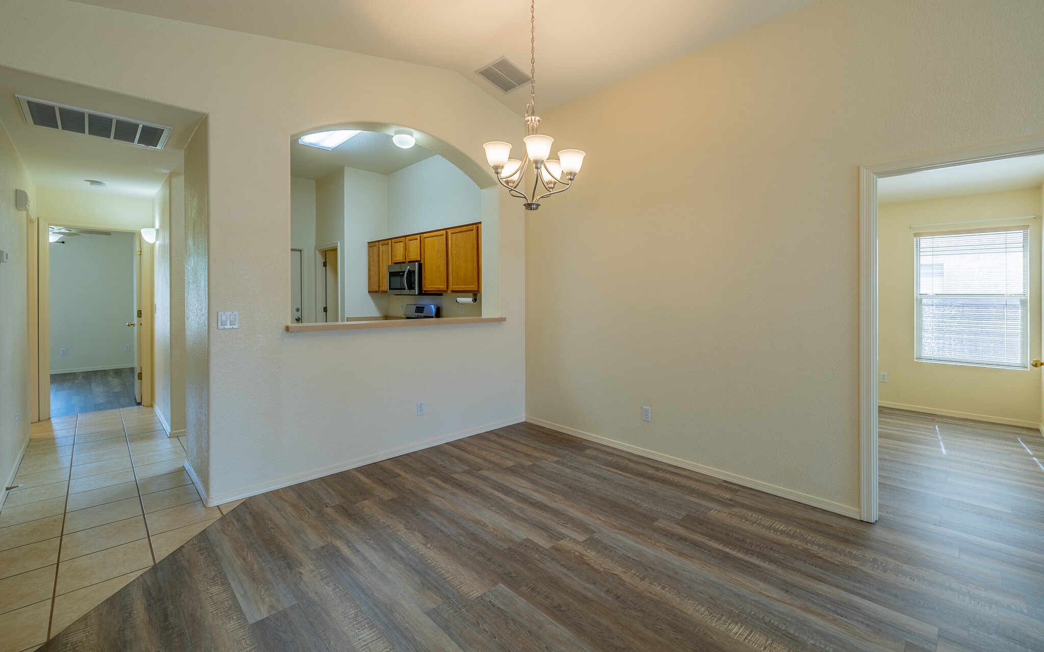 Great Room - 10397 E Rose Hill St