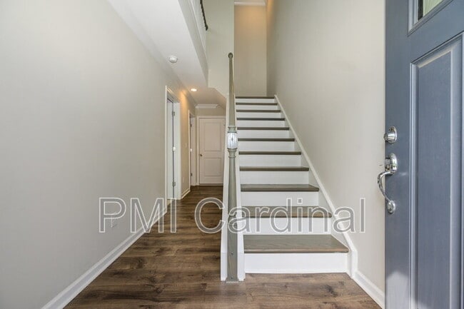 Building Photo - 604 Tudor Park Way
