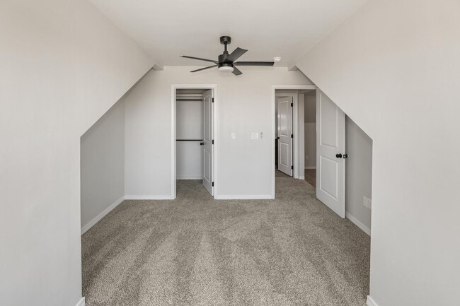 Building Photo - 17900 Lone Ranch Rd