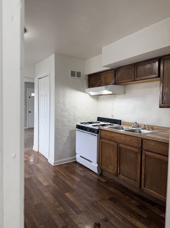 Building Photo - 515 Alton Ave