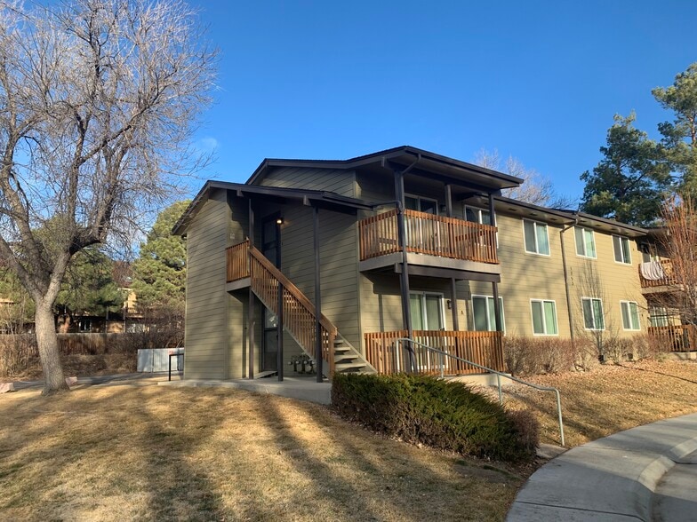 Building Photo - Regal Court Apartments