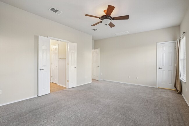 Building Photo - 165 Firwood N