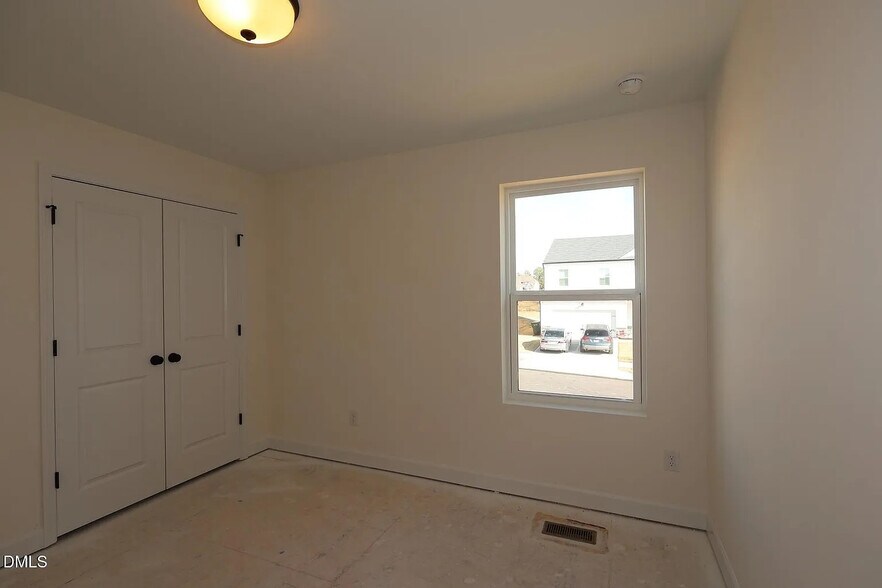 Building Photo - Room in House on Dimaggio Dr